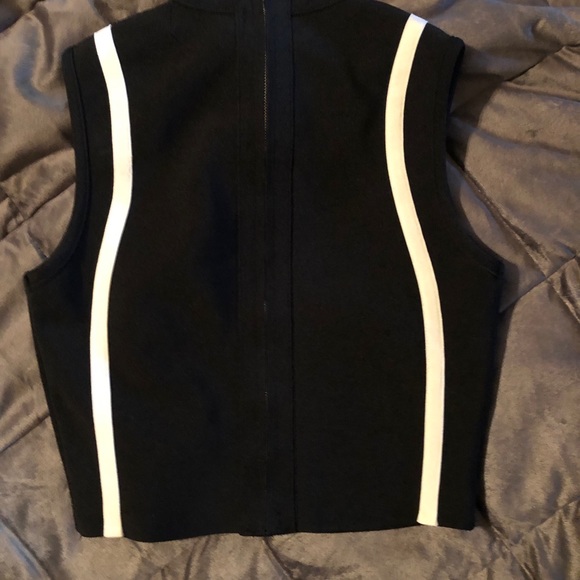 Crop top - Picture 2 of 3